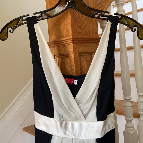 Formal black and white dress - Picture 6 of 6